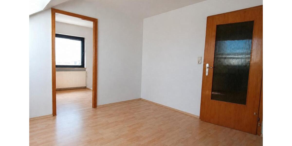 Dachgeschoßwohnung Walldorf - 3 Zimmer, 52 m&sup2;, 620&euro; | Angebot:26537322