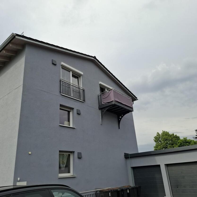 Vermiete 4 Zimmer Dachgeschoßwohnung mit Sichtdachstuhl!