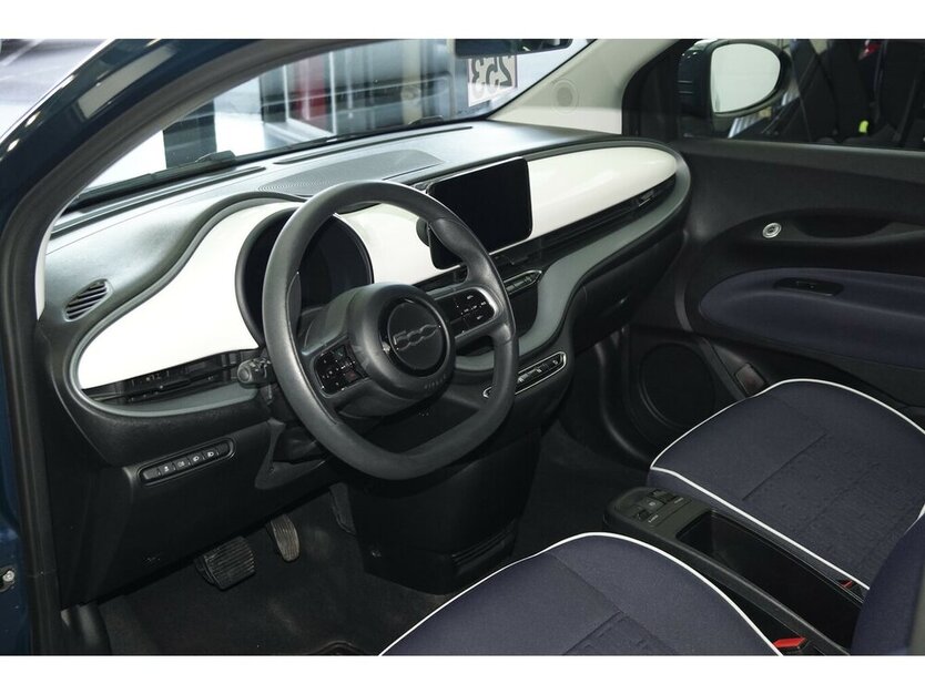 500e Action Carplay Android Automatik 1.Hand