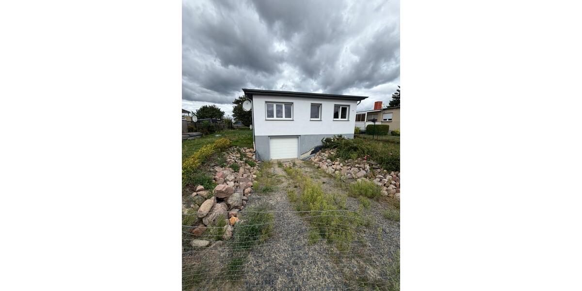 Bungalow Dessau-Roßlau Brambach - 4 Zimmer, 105 m&sup2;, 1.000&euro; | Angebot:27623942