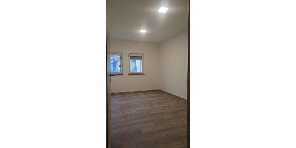 Etagenwohnung Bad Königshofen im Grabfeld - 3 Zimmer, 115 m&sup2;, 900&euro; | Angebot:26130556