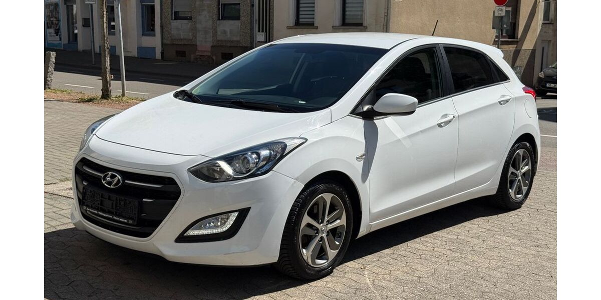 Hyundai i30 211.800 km 6.900 &euro; Saarbrücken - Burbach 66115