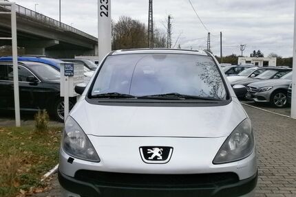 Peugeot 1007 72.000 km 5.700 € München OT Trudering-Riem 81825