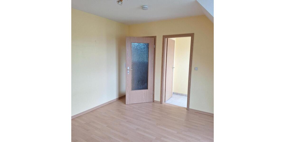Dachgeschoßwohnung Neustadt an der Orla - 2 Zimmer, 90 m&sup2;, 80.000&euro; | Angebot:26741667