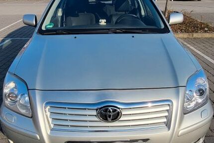 Toyota Avensis 271.700 km 2.500 &euro; Berlin 13591