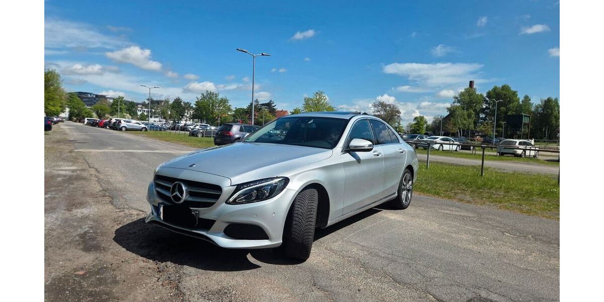 Mercedes-Benz C 250 98.500 km 22.400 &euro; Hamburg 21075