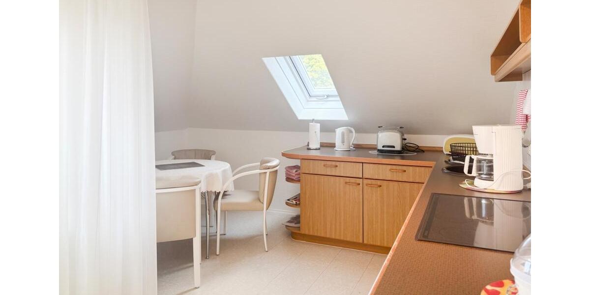 Dachgeschoßwohnung Wilhelmshaven Heppens - 4 Zimmer, 170 m&sup2;, 1.500&euro; | Angebot:22113522