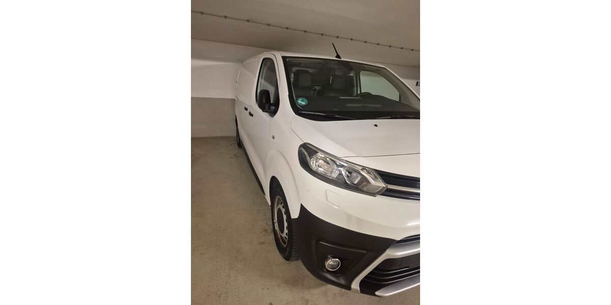 Toyota Proace City 78.000 km 16.900 &euro; München 81377