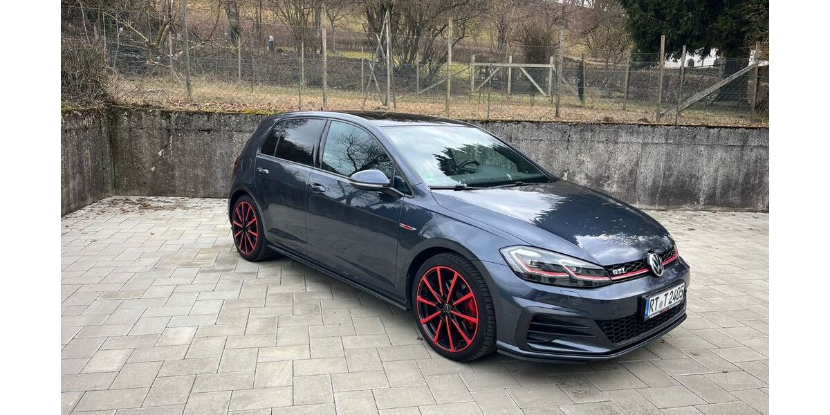 VW Golf 97.000 km 17.900 &euro; Römerstein 72587