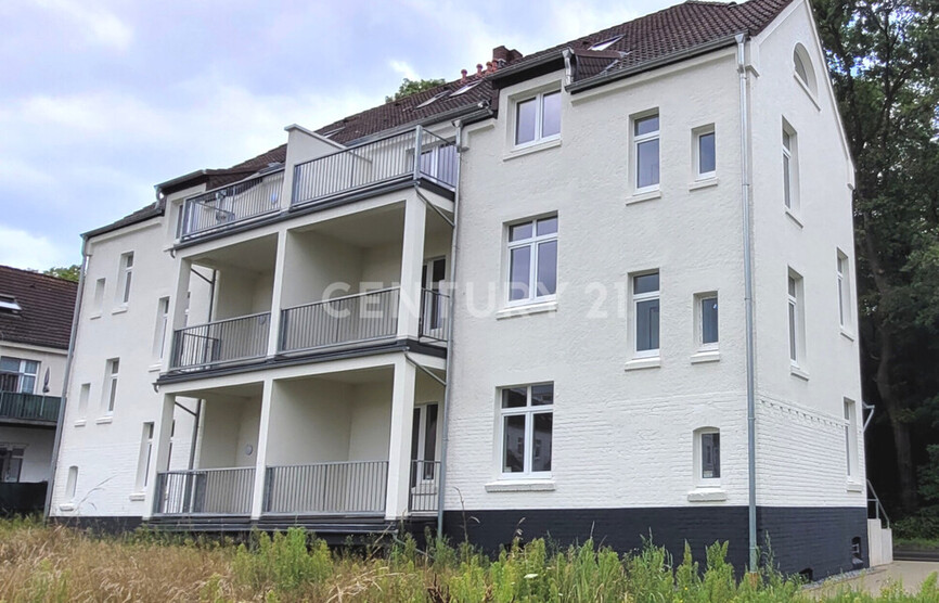 Sanierte Altbauwohnung mit Südwest Balkon und Blick ins Grüne 3 zimmer