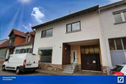 Haus zum Kaufen in Walldorf 595.000 € 239.6 m² 8 zimmer