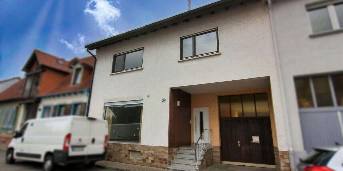 Haus zum Kaufen in Walldorf 595.000 € 239.6 m² 8 zimmer