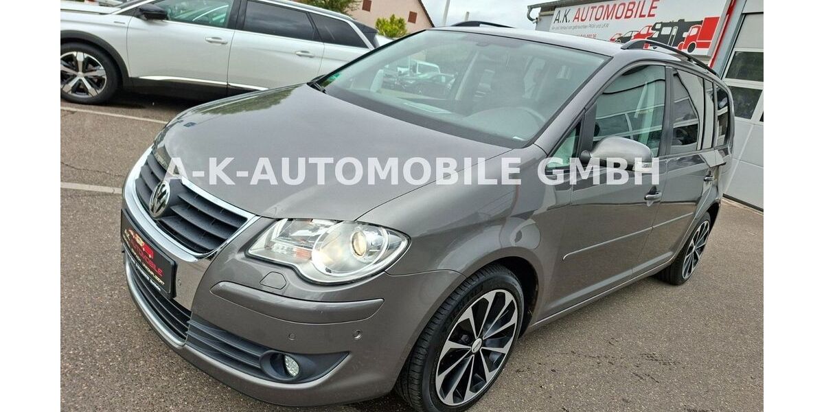VW Touran 269.357 km 3.499 &euro; Deizisau 73779