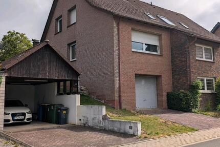 Haus Nieheim - 16 Zimmer, 300 m&sup2;, 180.000&euro; | Angebot:27162181