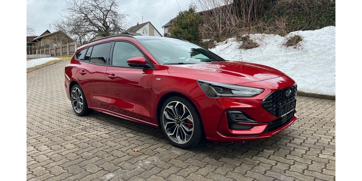 Ford Focus 17.100 km 24.990 &euro; Fichtelberg 95686