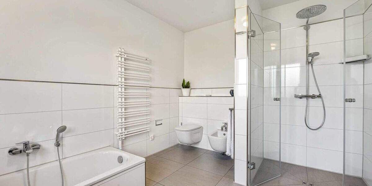 Scharbeutz: Ebenerdiges Wohnen mit Zukunft - Hochwertiger Bungalow mit Ausbaureserve Walmdach! 3 zimmer