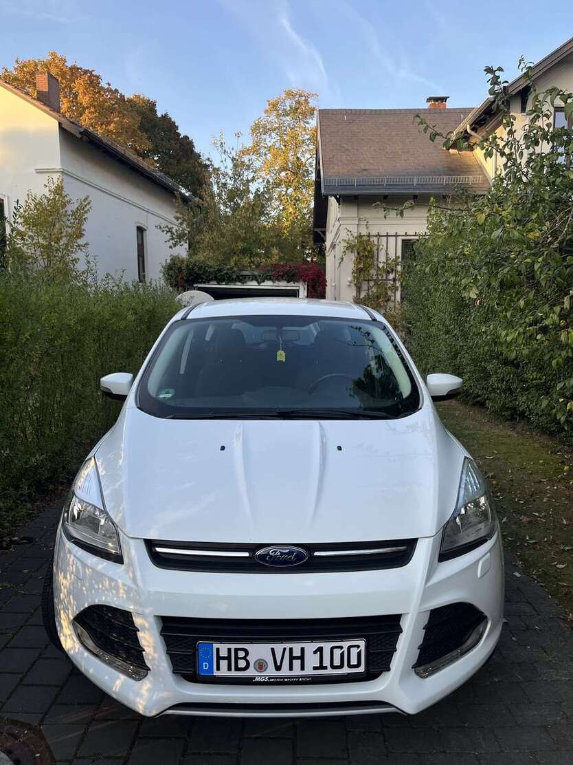 Ford Kuga 109.000 km 9.800 € Bremen 28309
