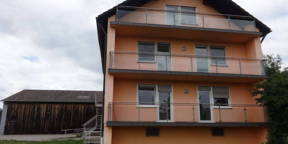 Mehrfamilienhaus, Wohnhaus Sulzbach-Rosenberg Unterschwaig - 8 Zimmer, 250 m&sup2;, 2.060&euro; | Angebot:23518285