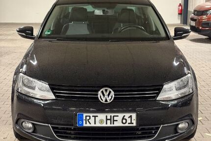 VW Jetta 192.000 km 8.000 &euro; Düsseldorf 40472
