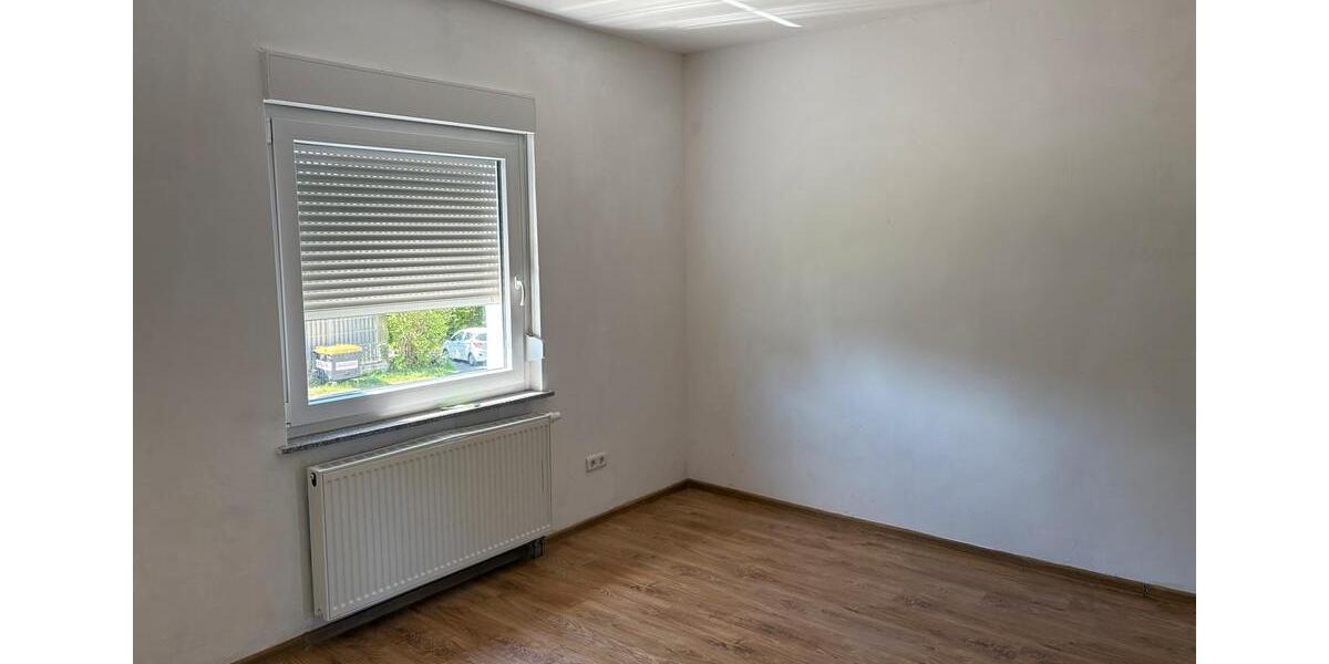 Erdgeschoßwohnung Bebra - 3 Zimmer, 83 m&sup2;, 650&euro; | Angebot:26407532