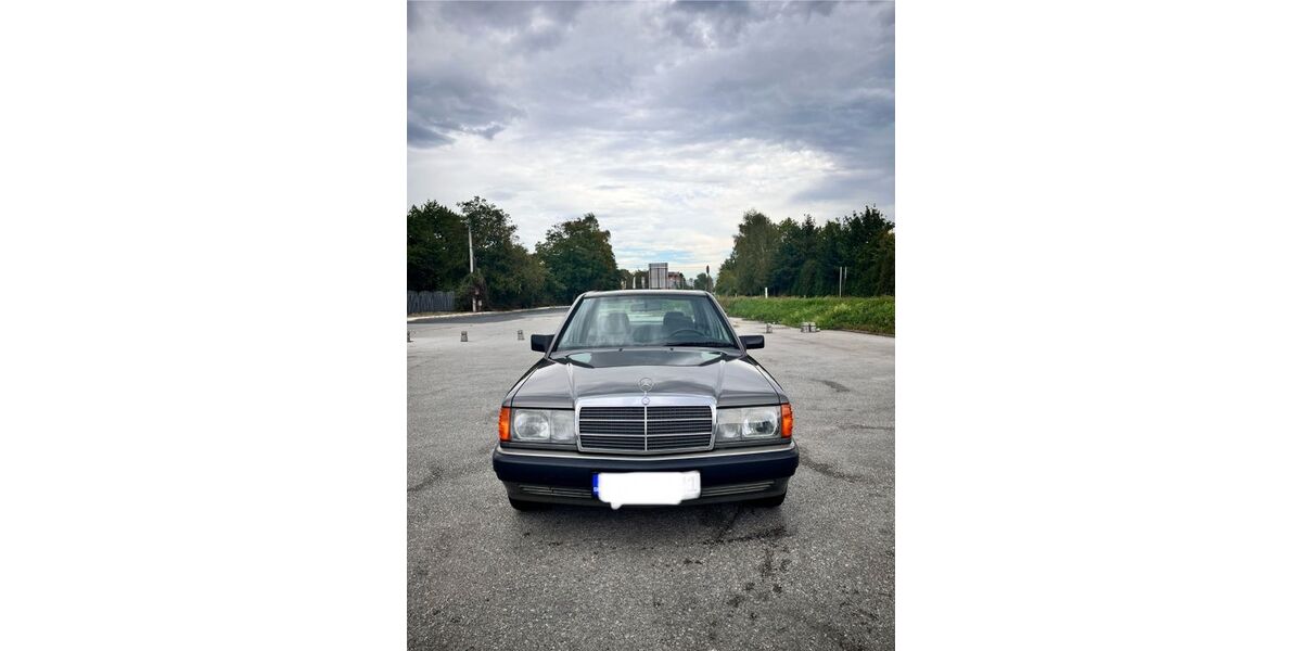 Mercedes-Benz 190 131.000 km 18.900 € München 81927