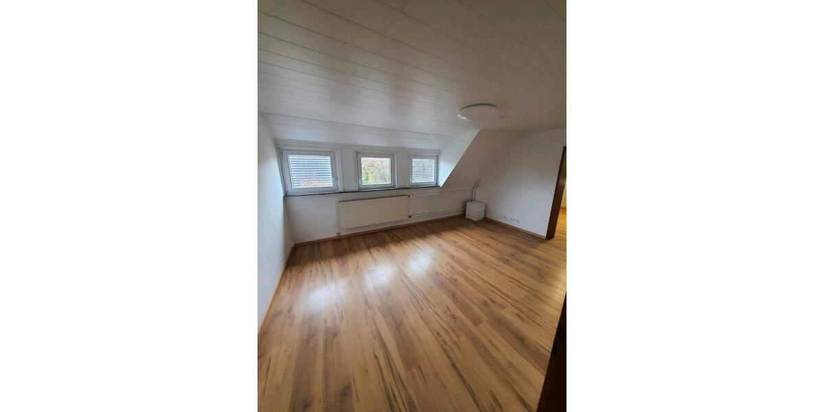 Dachgeschoßwohnung Adelsheim - 5 Zimmer, 100 m&sup2;, 850&euro; | Angebot:25963160