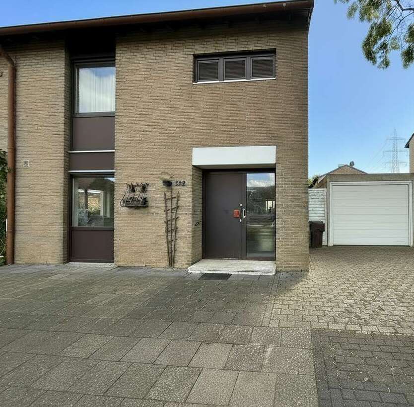 Haus zum Kaufen in Krefeld 358.000 € 115 m² 4 zimmer