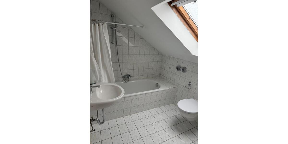 1,5 Zimmer DG Wohnung 1 zimmer