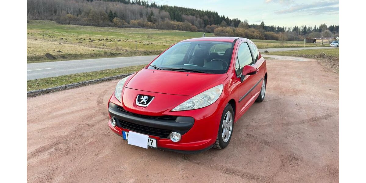 Peugeot 207 120.000 km 3.300 &euro; Donaueschingen 78166