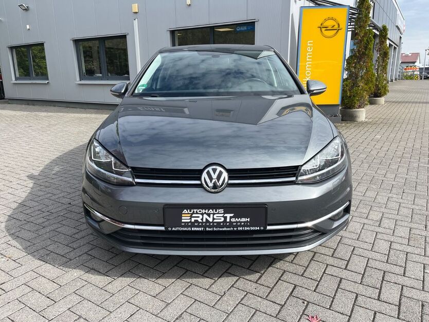 VW Golf 68.000 km 15.990 € Bad Schwalbach 65307