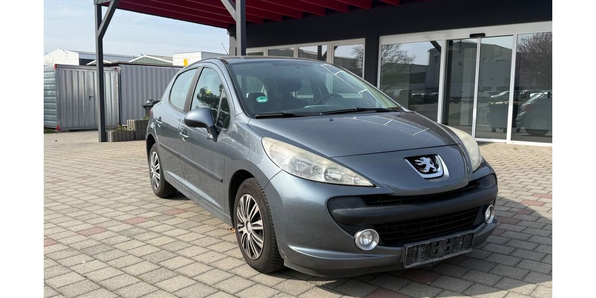 Peugeot 207 160.000 km 2.990 &euro; Sankt. Wendel 66606