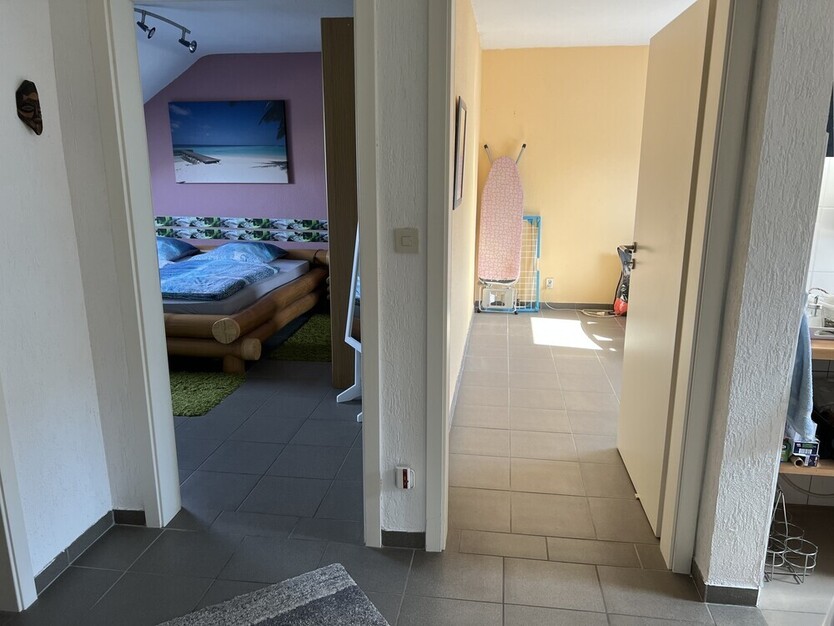 Moderne Dachgeschoßwohnung in ruhiger Lage