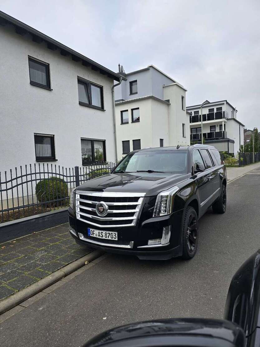 Cadillac Escalade 246.000 km 35.000 € Dietzenbach 63128