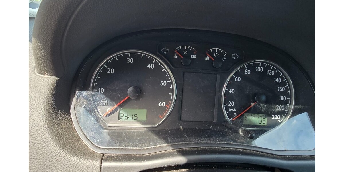 VW Polo 229.740 km 2.700 € Essen 45121