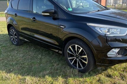 Ford Kuga 89.000 km 14.500 &euro; Barenburg 27245
