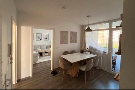 3,5 Zimmer Wohnung mit Balkon und Gäste-WC