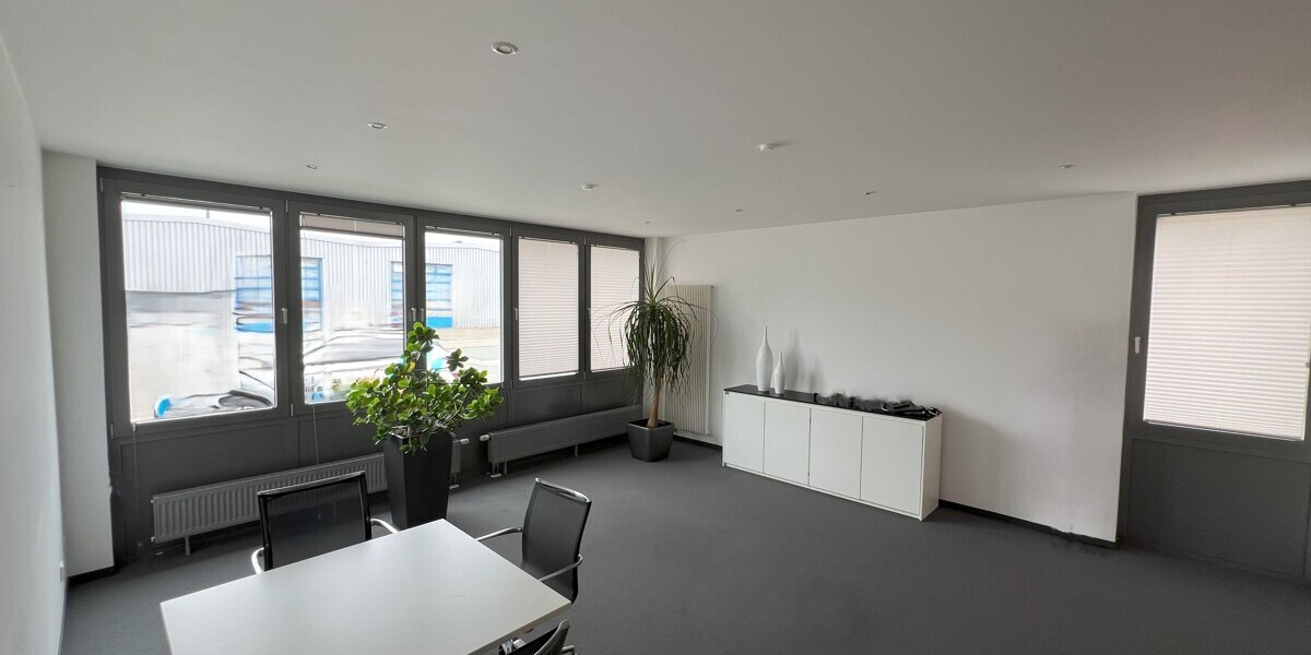 Lager-Produktionsanlage mit Büro in Lübbecke zimmer