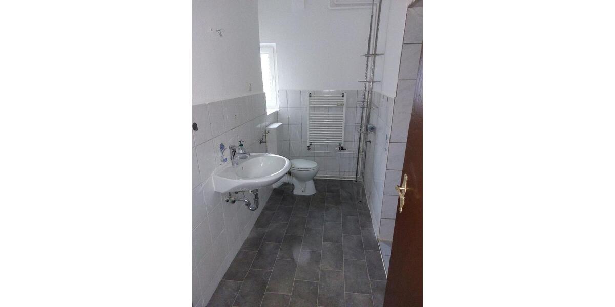 Erdgeschoßwohnung Helsa - 4 Zimmer, 96 m&sup2;, 700&euro; | Angebot:26279778