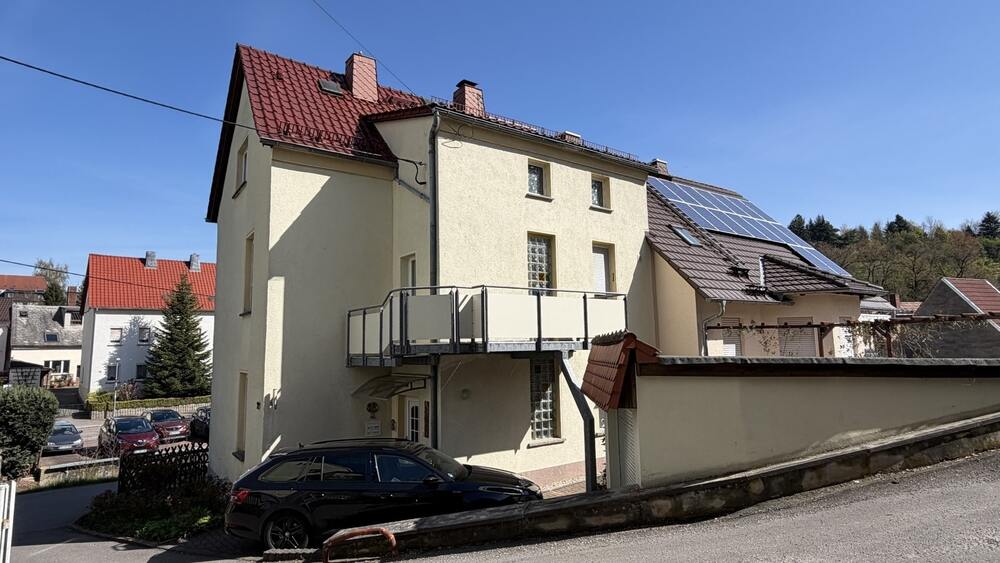 Gepflegtes Einfamilienhaus mit zwei Wohneinheiten und Ausbaupotenzial in Lunzenau - Einfamilienhaus Lunzenau | Angebot:26676730