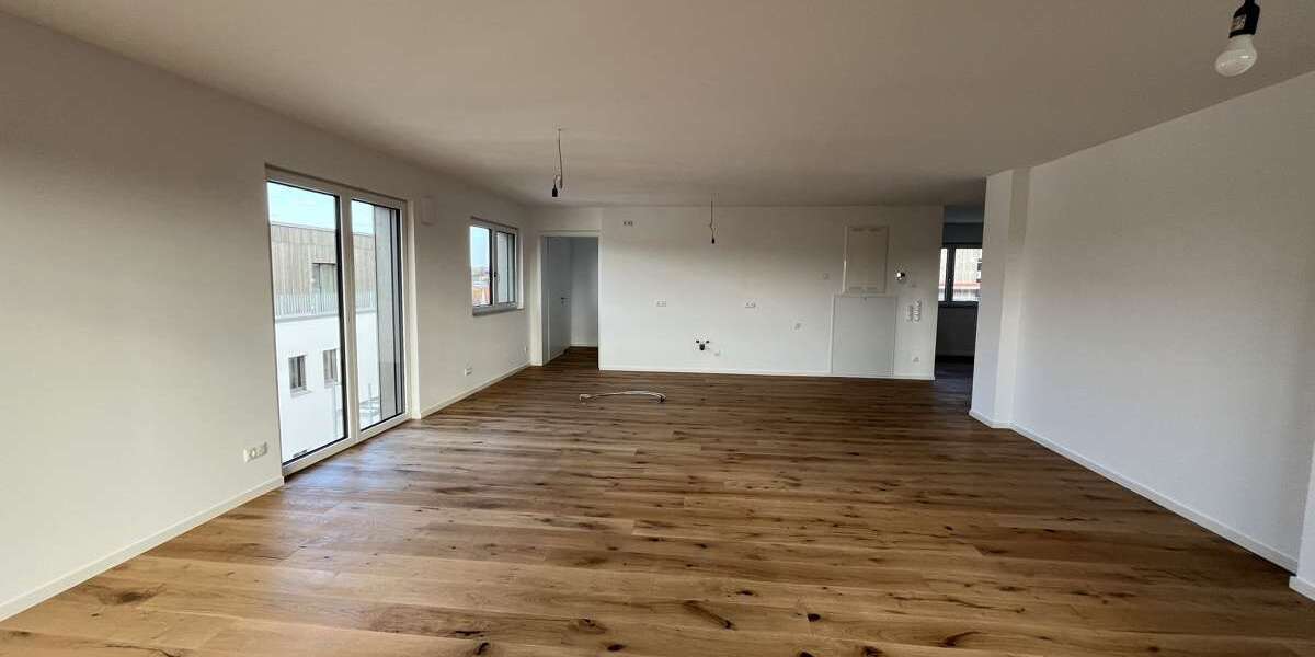 Wohnung zum Mieten in Speichersdorf 1.285,16 € 135.28 m² 4 zimmer