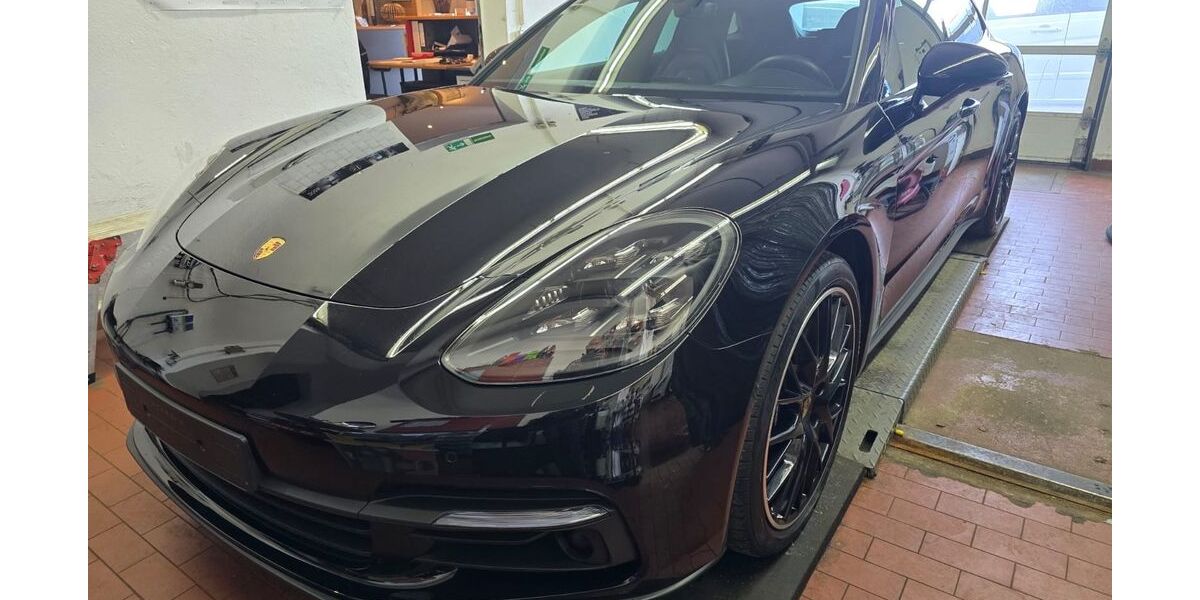 Porsche Panamera 20.000 km 74.000 &euro; Neustrelitz 17235