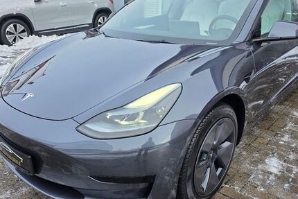 Tesla Model 3 28.114 km 30.702 &euro; Seesen 38723