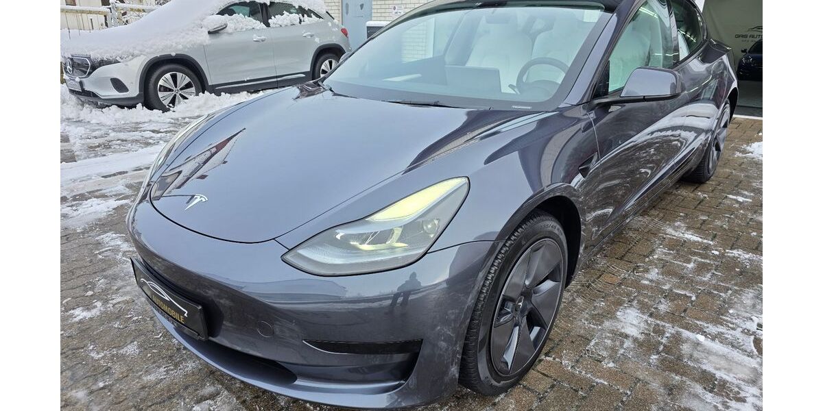 Tesla Model 3 28.114 km 30.702 &euro; Seesen 38723