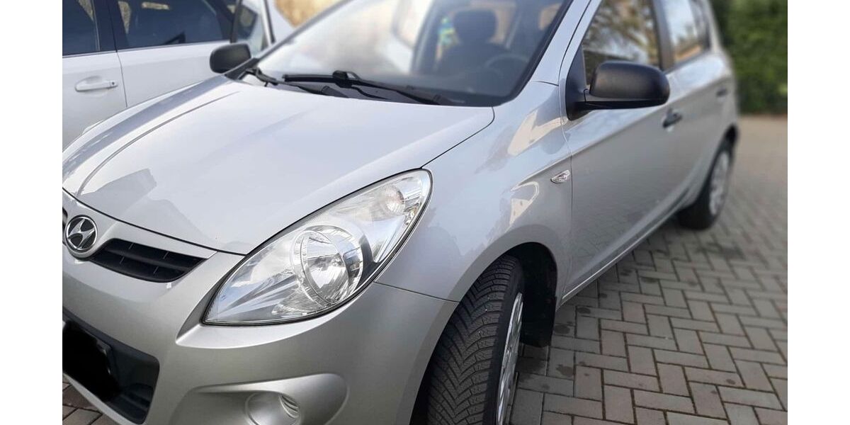 Hyundai i20 70.686 km 4.300 &euro; Berlin 12526