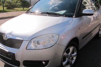 Skoda Fabia 132.300 km 5.980 &euro; Hamburg 22147