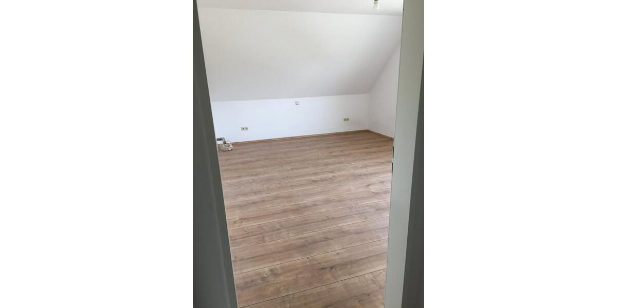Etagenwohnung Bad Krozingen - 3 Zimmer, 80 m&sup2;, 1.090&euro; | Angebot:25569337