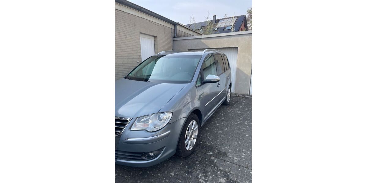 VW Touran 244.100 km 2.500 &euro; Köln 51105