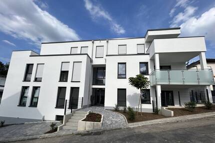 Großzügige 4 Zimmer Wohnung mit Balkon in Bad Camberg-Erbach 4 zimmer