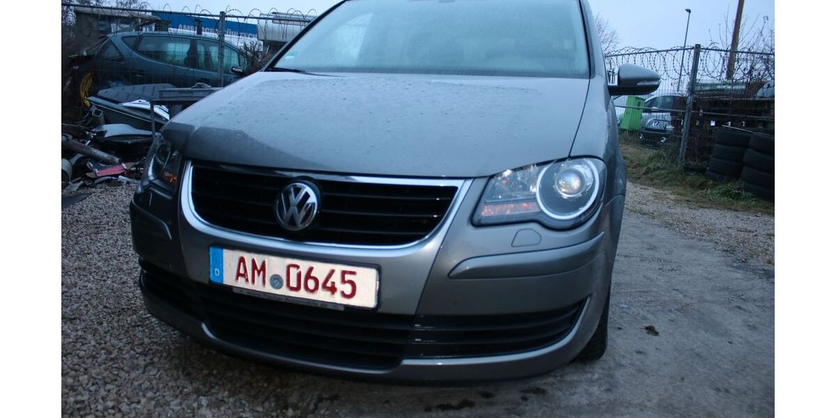 VW Touran 252.000 km 4.999 &euro; Amberg (Nähe Nürnberg) 92224