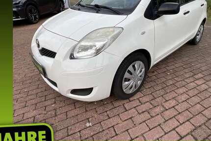Toyota Yaris 177.454 km 3.490 € Bernburg 06406